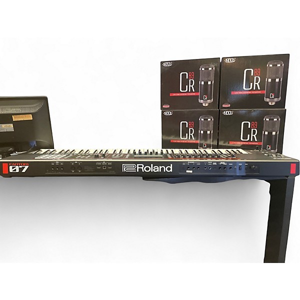 Used Roland Fantom 07 Keyboard Workstation
