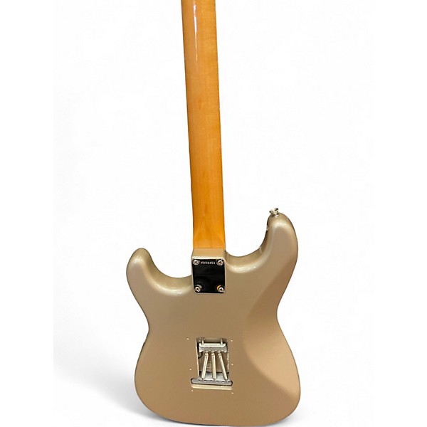 Used Fender American Vintage 1962 Stratocaster Shoreline Gold Solid Body Electric Guitar