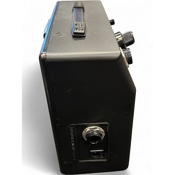 Used Fender MA-10 Battery Powered Amp