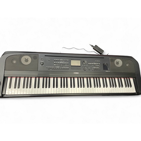 Used Yamaha DGX670 Keyboard Workstation