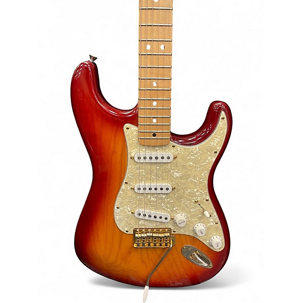 Used Fender Deluxe Players Stratocaster Sienna Sunburst Solid Body Electric Guitar