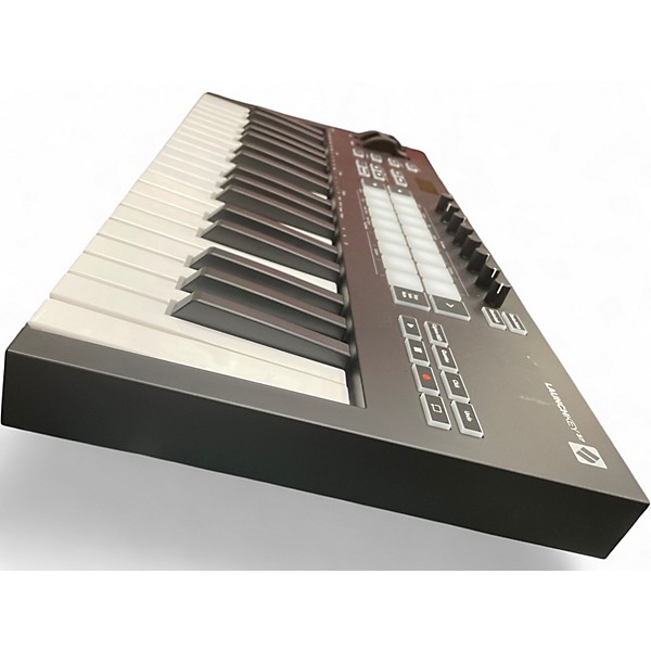 Used Novation LAUNCHKEY 37