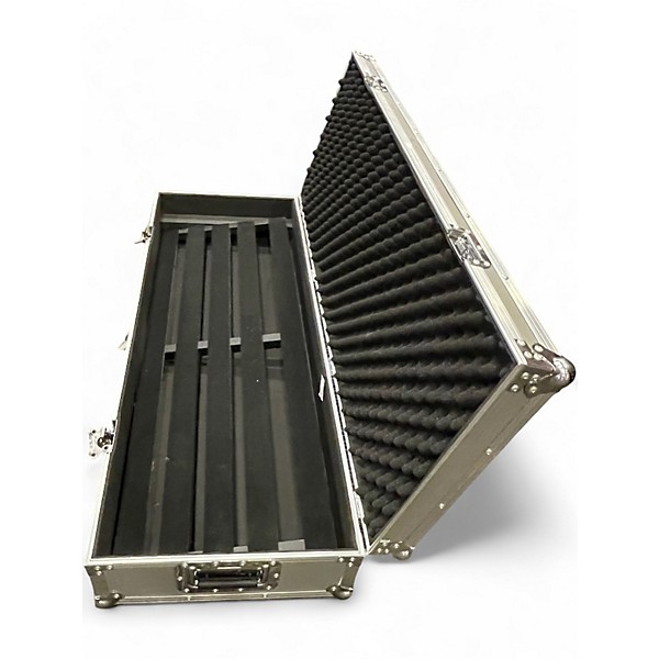 Used Pedaltrain TERRA 42 WITH TOUR CASE Pedal Board