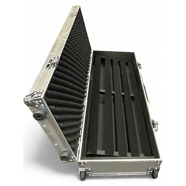 Used Pedaltrain TERRA 42 WITH TOUR CASE Pedal Board