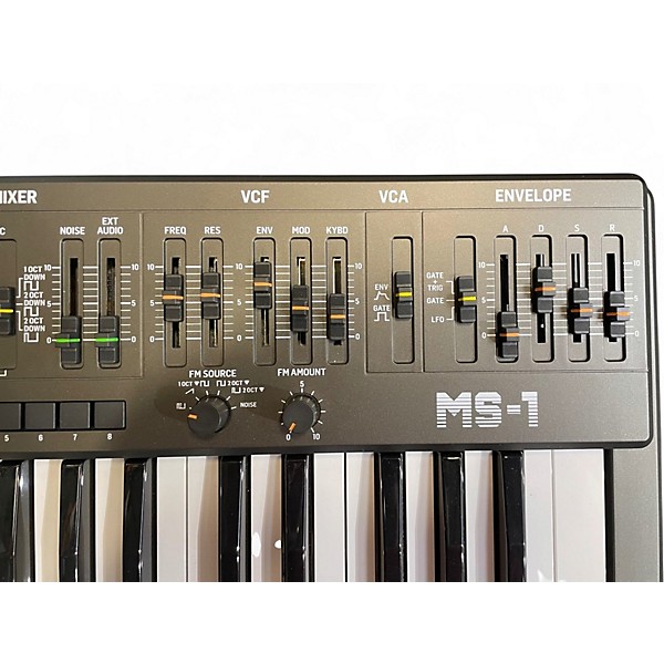 Used Behringer MS-1-BK Synthesizer