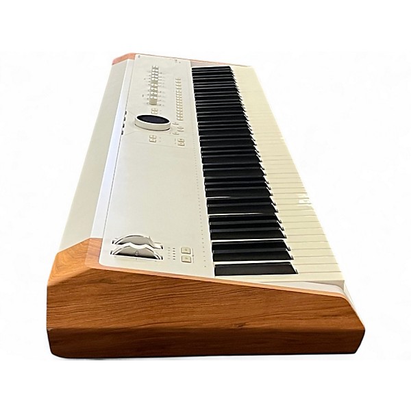 Used Arturia ASTROLAB 88 Keyboard Workstation