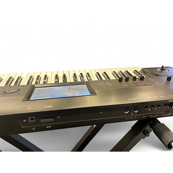 Used KORG Krome 61 Key Keyboard Workstation