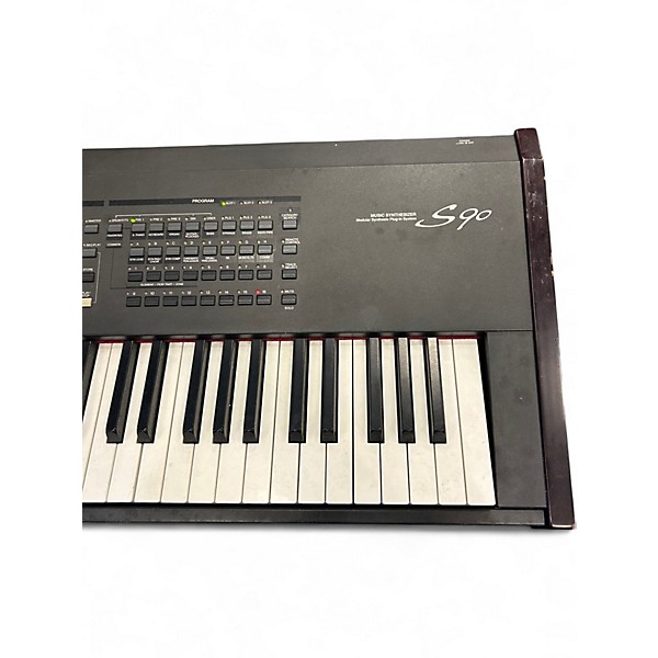 Used Yamaha S90 Synthesizer