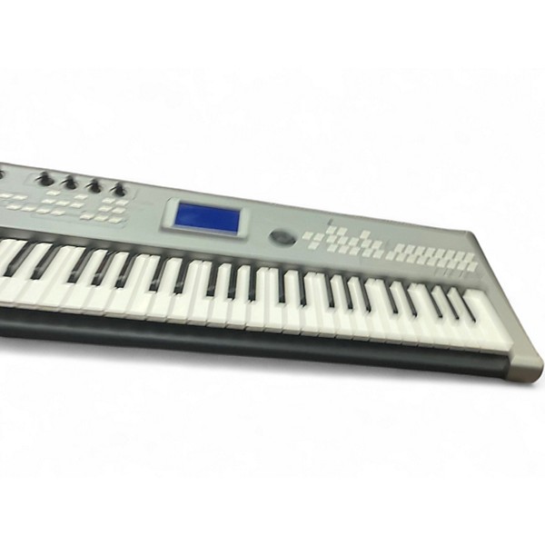 Used Yamaha MM6 61 Key Keyboard Workstation