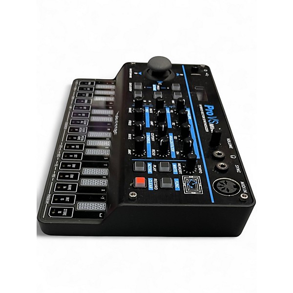 Used Behringer PRO VS MINI Synthesizer