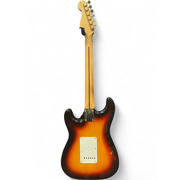 Used 2005 Fender Deluxe Players Stratocaster 3 Tone Sunburst Solid Body Electric Guitar