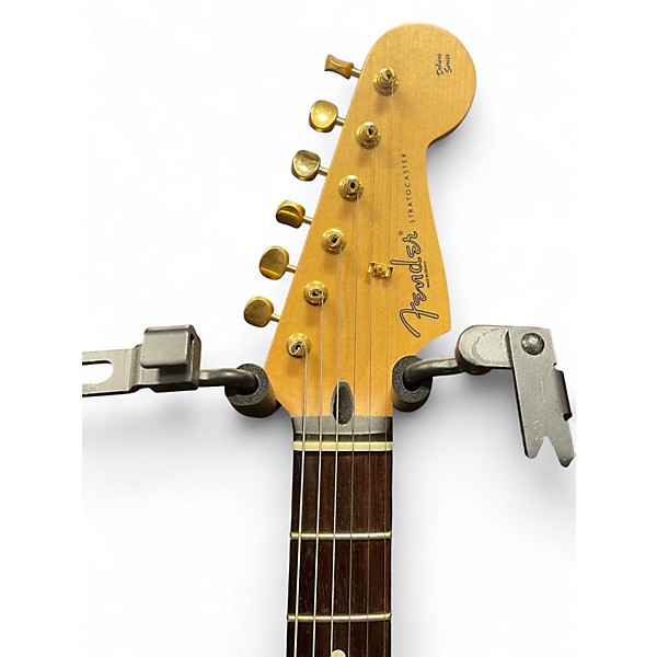 Used 2005 Fender Deluxe Players Stratocaster 3 Tone Sunburst Solid Body Electric Guitar