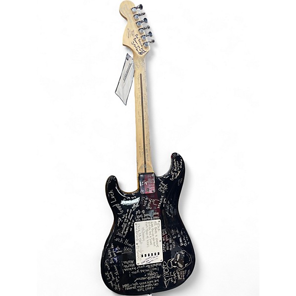 Used 2014 Squier Affinity Stratocaster Black Solid Body Electric Guitar