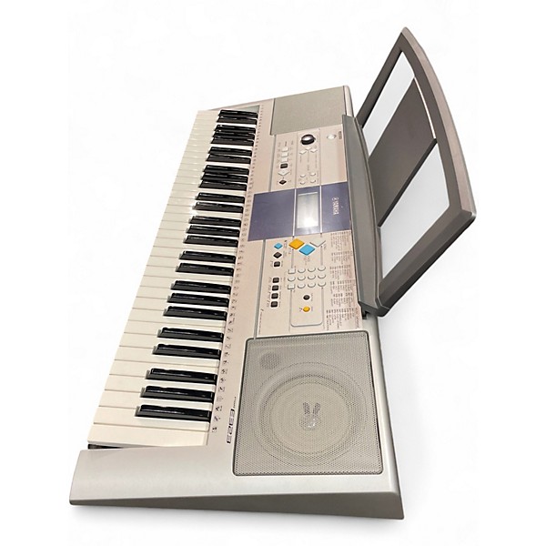 Used Yamaha PSRE323 61 Key Portable Keyboard | Guitar Center