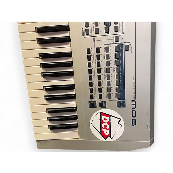 Used Yamaha MO6 61 Key Keyboard Workstation