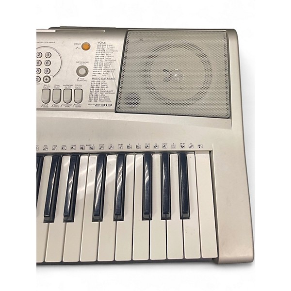 Used Yamaha E313 Portable Keyboard