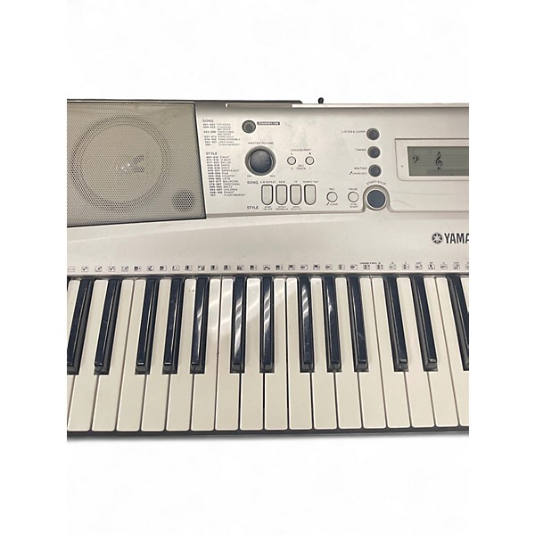 Used Yamaha E313 Portable Keyboard
