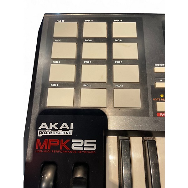 Used Akai Professional MPK25 25 Key MIDI Controller