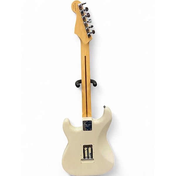 Used Fender American Deluxe Stratocaster Alpine White Solid Body Electric Guitar