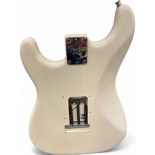 Used Fender American Deluxe Stratocaster Alpine White Solid Body Electric Guitar
