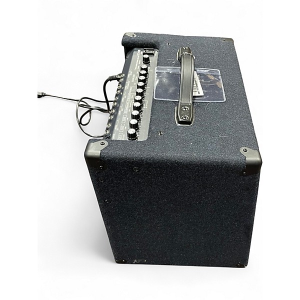 Used Roland KC400 Keyboard Amp