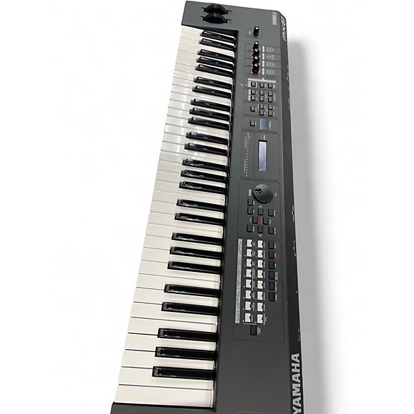 Used Yamaha MX61 61 Key Keyboard Workstation