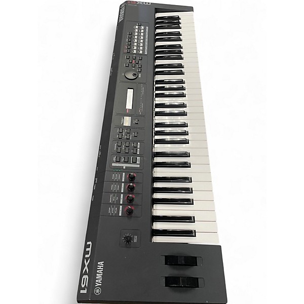 Used Yamaha MX61 61 Key Keyboard Workstation