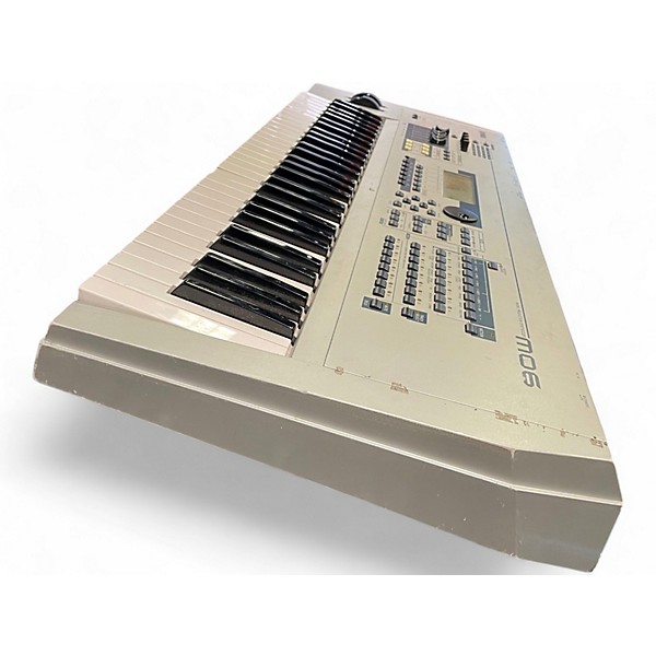 Used Yamaha MO6 61 Key Keyboard Workstation