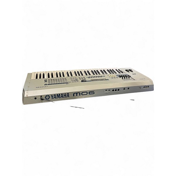 Used Yamaha MO6 61 Key Keyboard Workstation