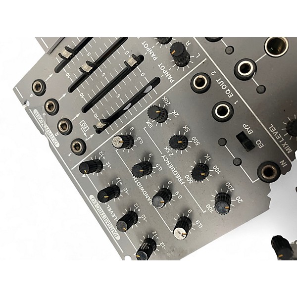 Used Behringer 305 Equalizer