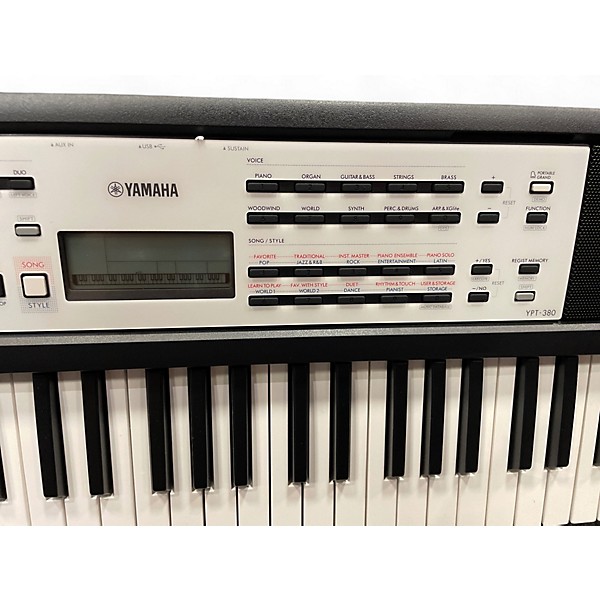 Used Yamaha YPT380 Keyboard Workstation
