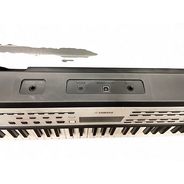 Used Yamaha YPT380 Keyboard Workstation