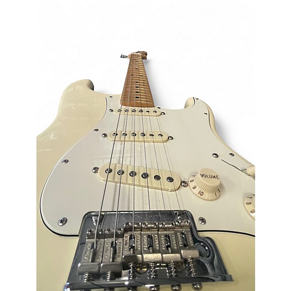 Used Fender American Professional Stratocaster SSS Olympic White Solid Body Electric Guitar