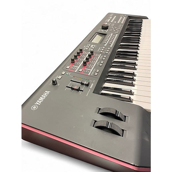 Used Yamaha MOXF6 61 Key Keyboard Workstation