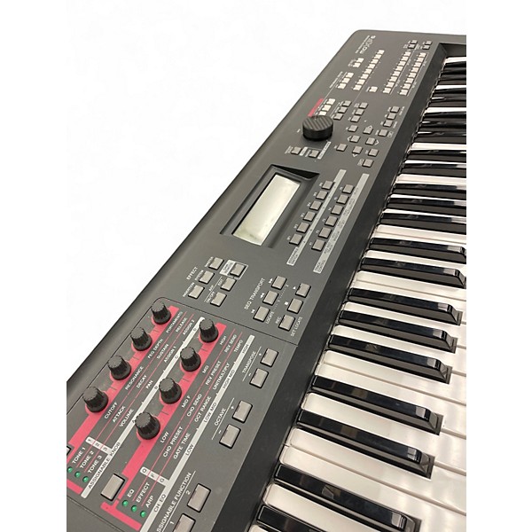 Used Yamaha MOXF6 61 Key Keyboard Workstation