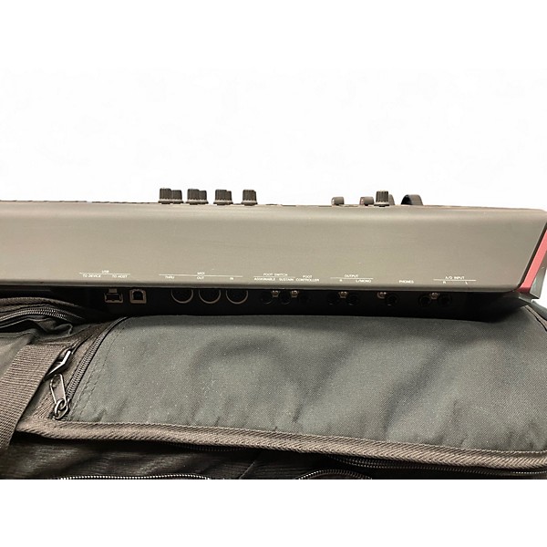 Used Yamaha MOXF6 61 Key Keyboard Workstation