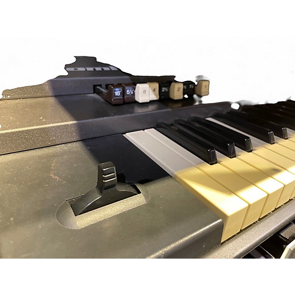 Used Roland V-Combo VR-760 Synthesizer
