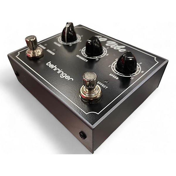 Used Behringer 69 Vibe Effect Pedal
