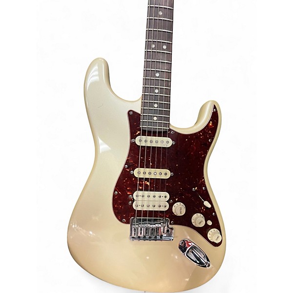 Used 2010 Fender American Deluxe Stratocaster Olympic Pearl Solid Body Electric Guitar