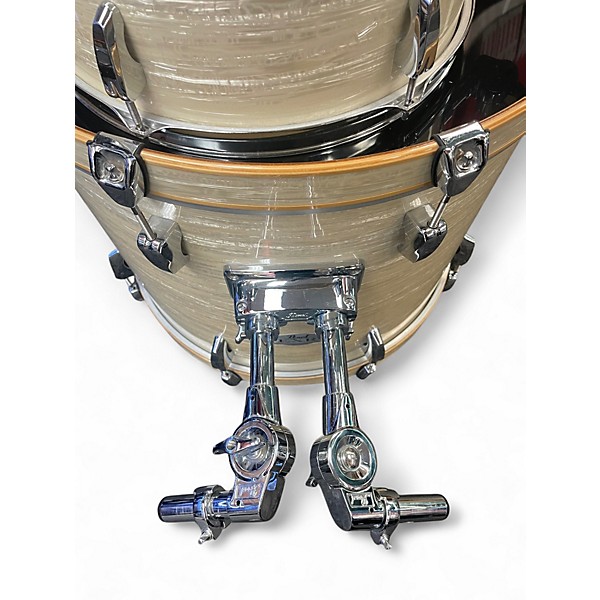 Used Pearl 5 Piece Export White Pearl Drum Kit