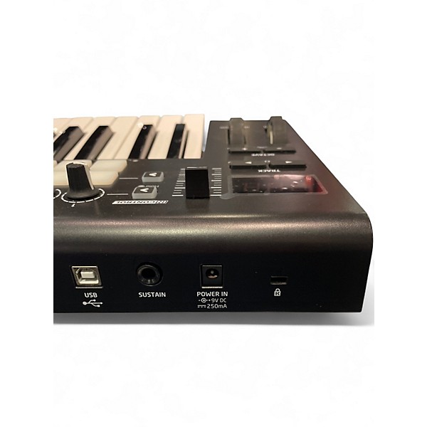 Used Novation Launchkey 25 Key MIDI Controller