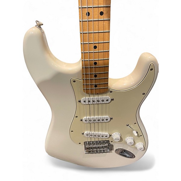 Used Fender STANDARD STRAT 2014 Antique White Solid Body Electric Guitar