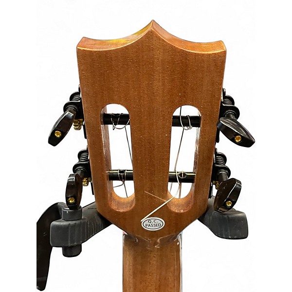 Used Caramel Baritone Ukulele  Walnut Ukulele
