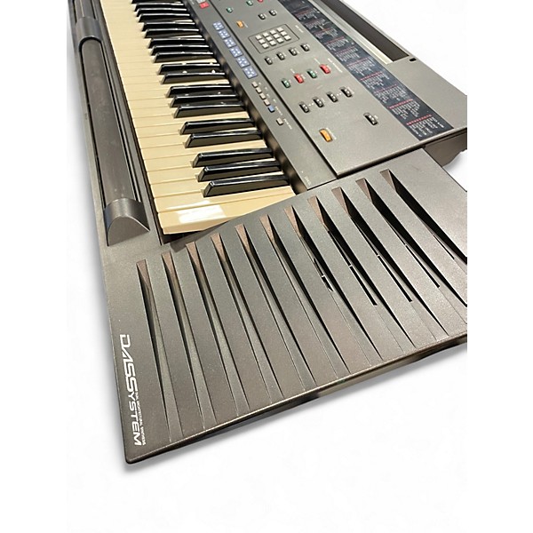Used Yamaha x2500 Keyboard Workstation