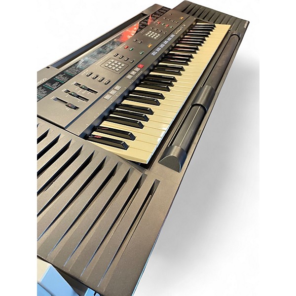 Used Yamaha x2500 Keyboard Workstation