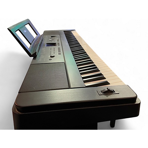 Used Yamaha DGX660 Portable Keyboard