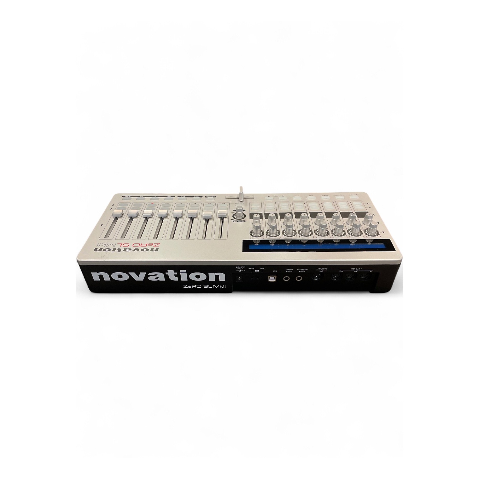 novation ZeRO SL Mk II MIDIコントローラー Used Novation Zero SL MKII MIDI Controller | Guitar Center
