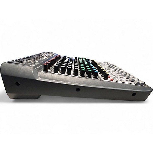 Used 2010s Sound Craft SIGNATURE 12 Powered Mixer