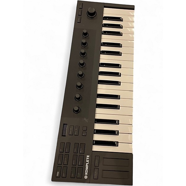 Used Native Instruments komplete kontrol m32 MIDI Controller