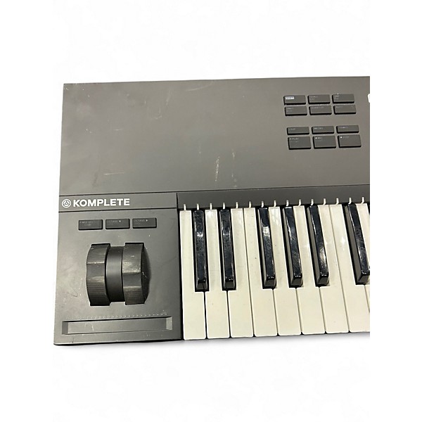 Used Native Instruments Komplete Kontrol S61 MK2 MIDI Controller